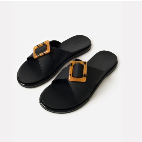 OluKai Shoes - NWT olukai black la’i slide sandals size 8 islander lifestyle comfort sandal